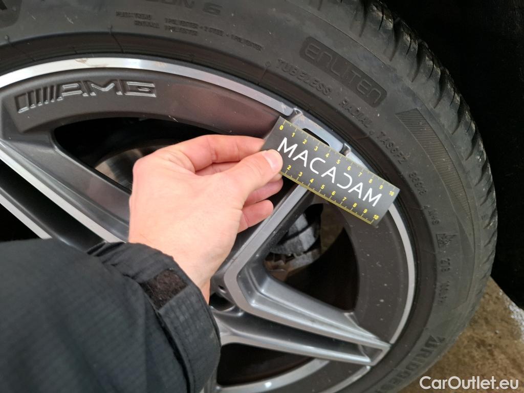  Mercedes  A-Klasse MERCEDES-BENZ Classe A Compact / 2018 / 5P / Berline A 180 AMG Line #24