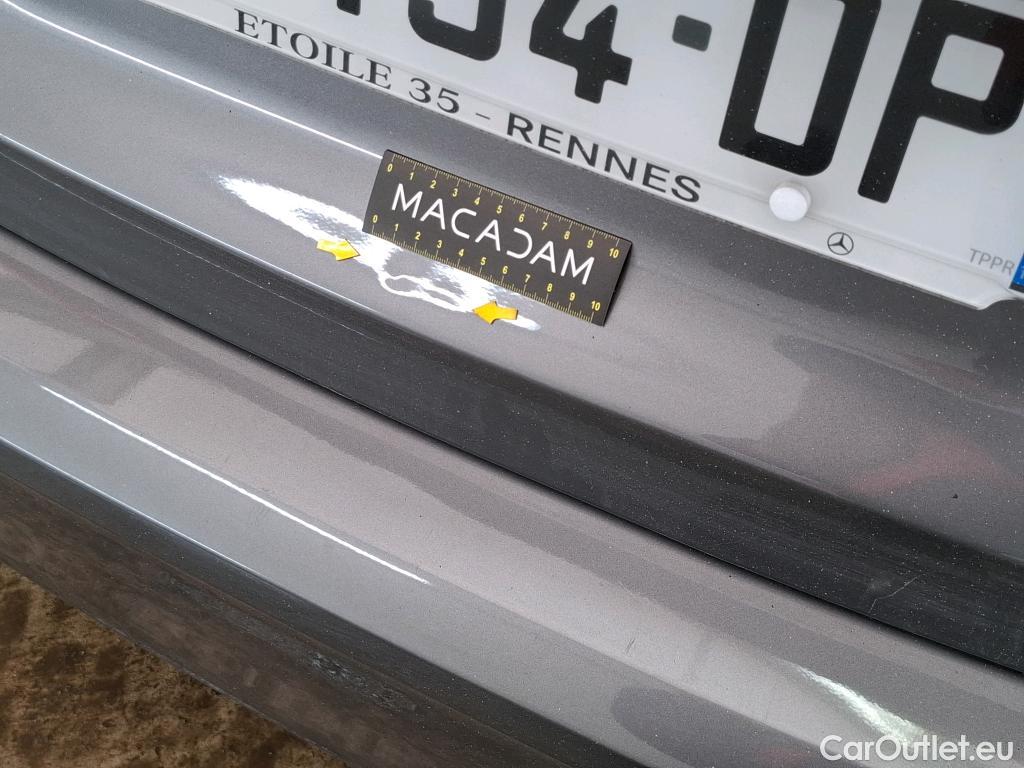  Mercedes  A-Klasse MERCEDES-BENZ Classe A Compact / 2018 / 5P / Berline A 180 AMG Line #2