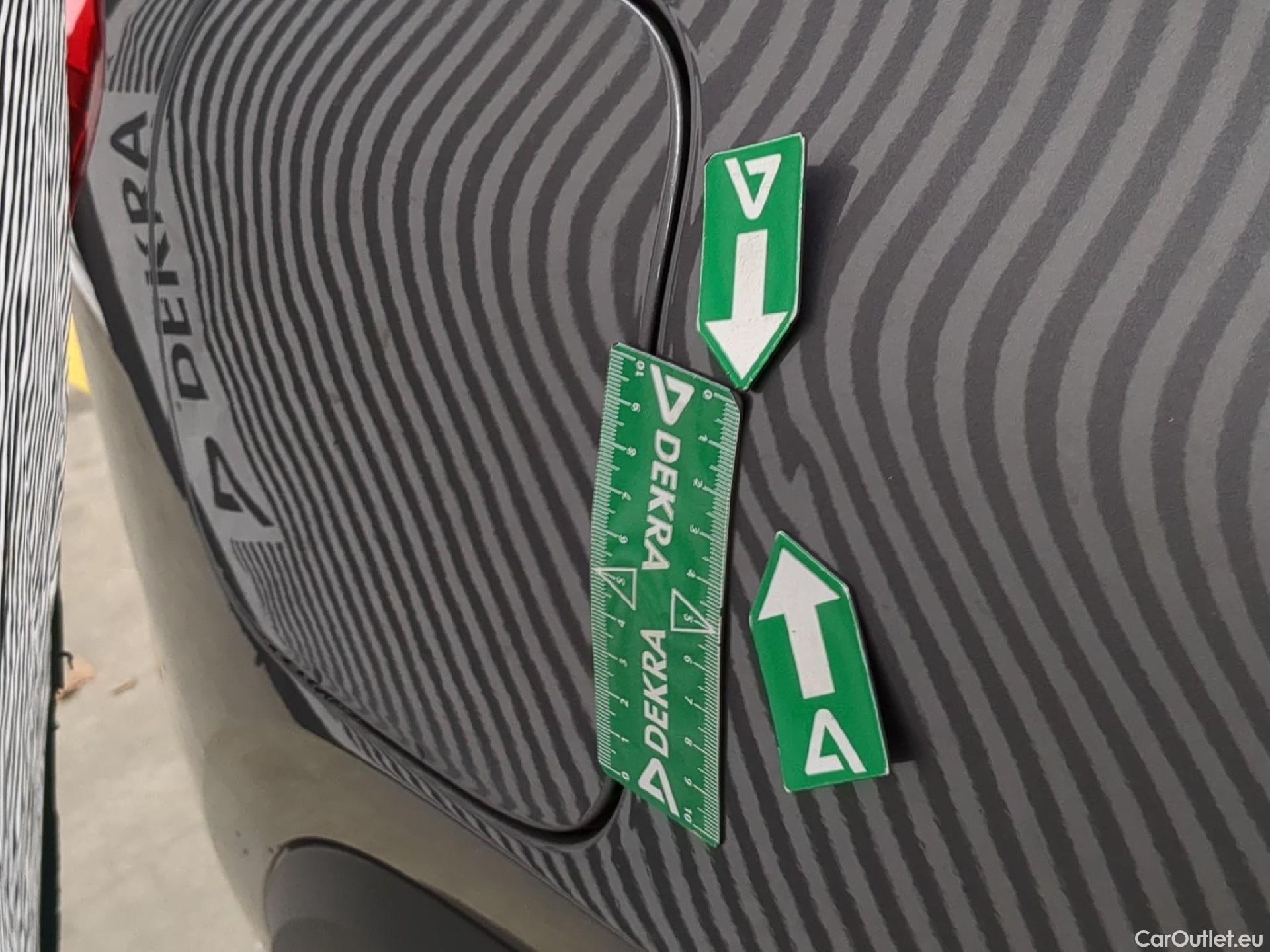  Mercedes  GLA MERCEDES-BENZ  / 2020 / 5P / SUV 1.3  250 e BUSINESS LINE DCT #12