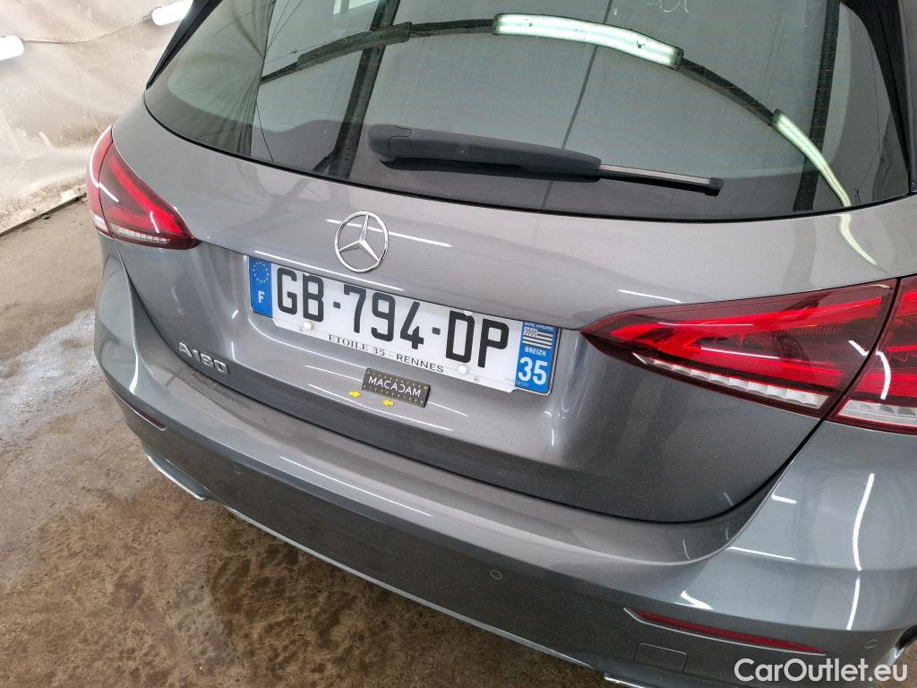  Mercedes  A-Klasse MERCEDES-BENZ Classe A Compact / 2018 / 5P / Berline A 180 AMG Line #1