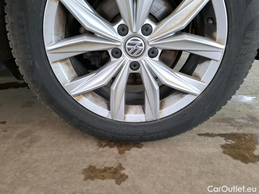  Volkswagen  Tiguan VOLKSWAGEN  5p SUV 2.0 TDI 150 DSG7 Carat #97