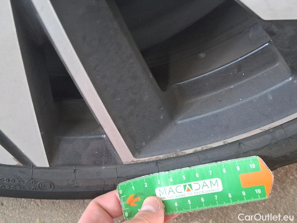  Peugeot  308  Allure 1.2 PureTech 130CV BVA8 E6d #49