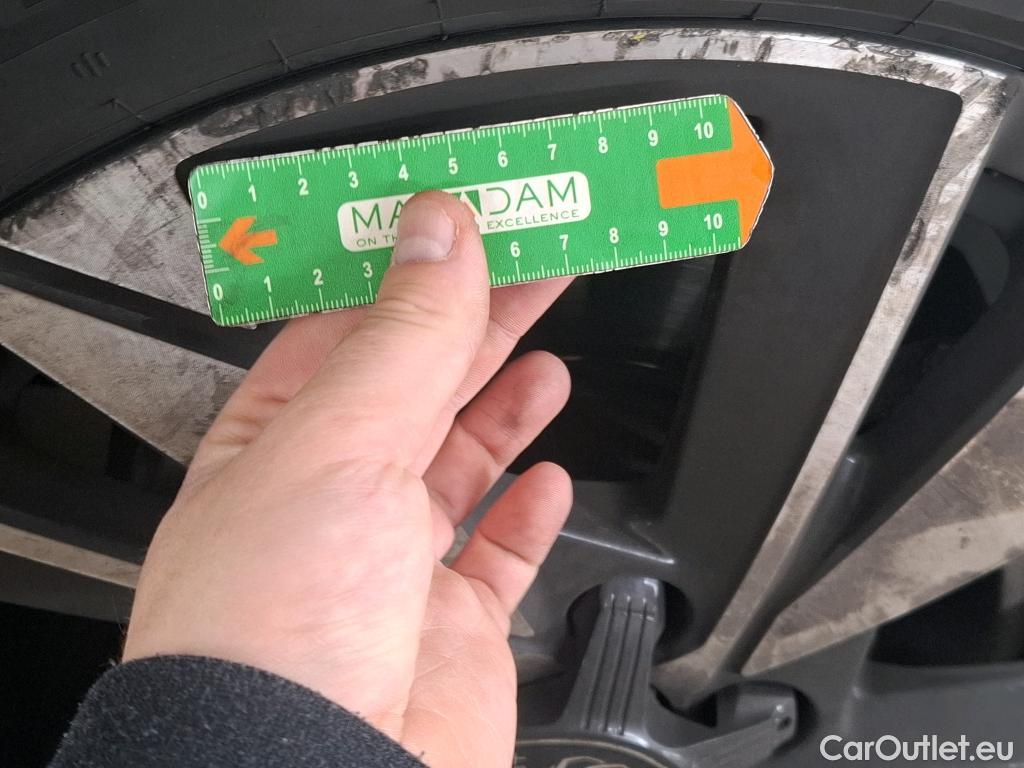  Peugeot  308  Allure 1.2 PureTech 130CV BVA8 E6d #38