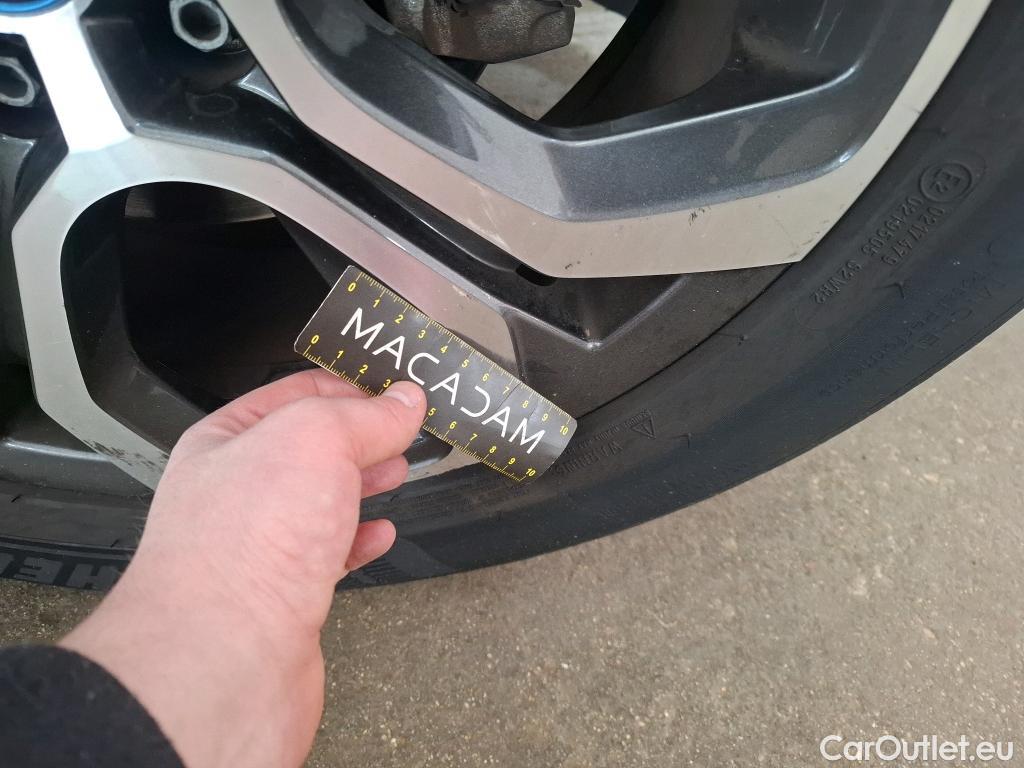  Renault  Captur RENAULT  / 2019 / 5P / SUV Intens E-TECH Plug-in 160 -21 #8