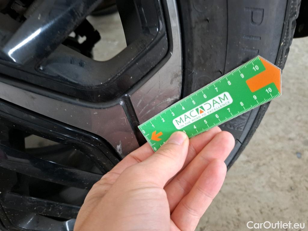  Citroen  C4  Berline Shine 1.2 PureTech 130CV BVA8 E6d #14