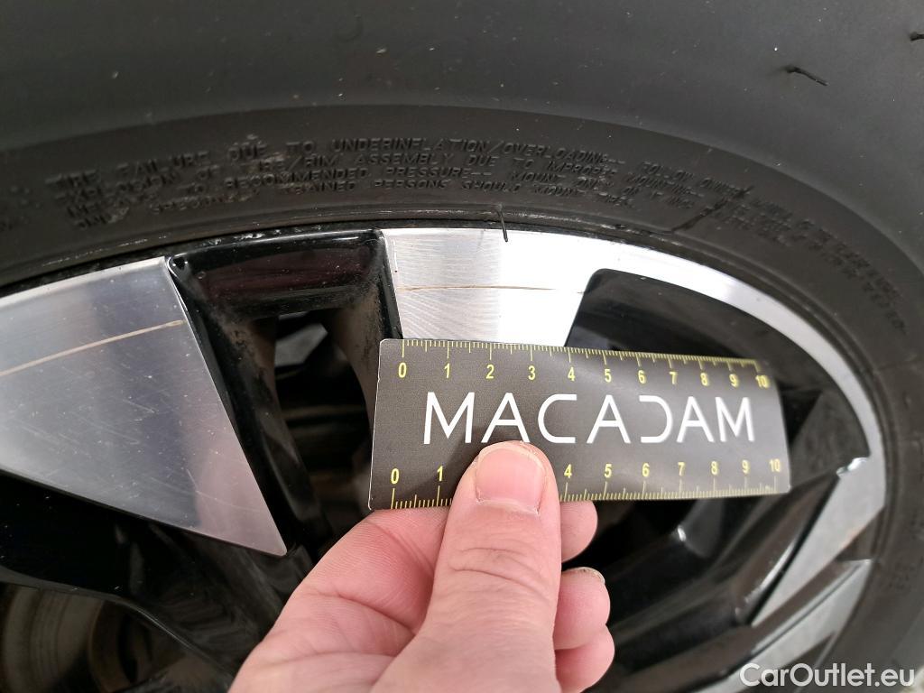  Peugeot  2008 PEUGEOT  / 2019 / 5P / Crossover BLUEHDI 110 S&S ALLURE BUSINESS #24