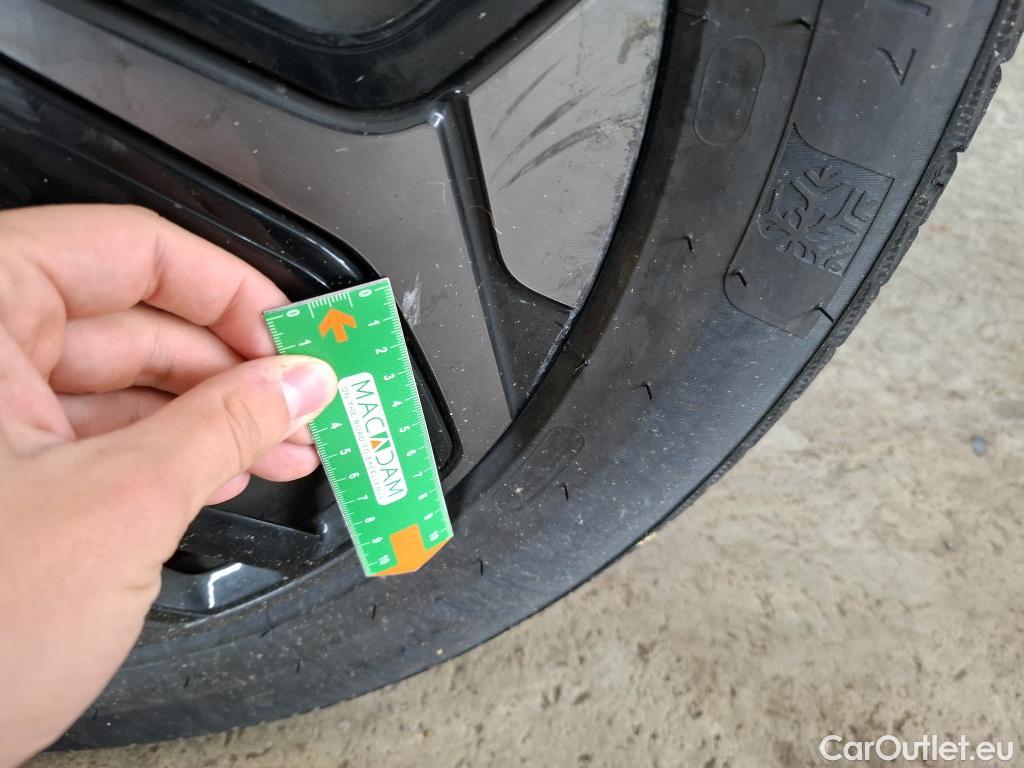  Citroen  C4  Berline Shine 1.2 PureTech 130CV BVA8 E6d #16