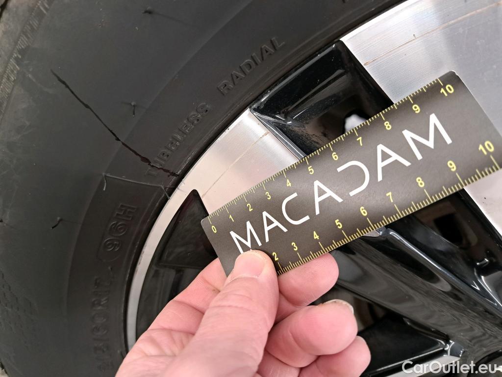  Peugeot  2008 PEUGEOT  / 2019 / 5P / Crossover BLUEHDI 110 S&S ALLURE BUSINESS #26