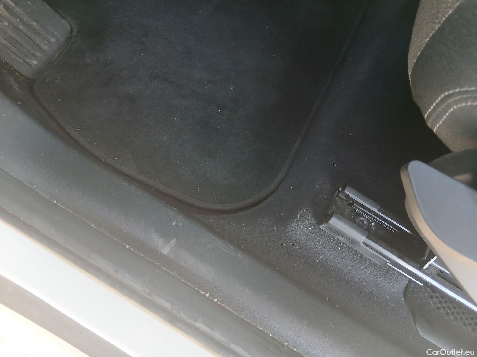  Bmw  X1 BMW  / 2022 / 5P / todoterreno sDrive18d #3