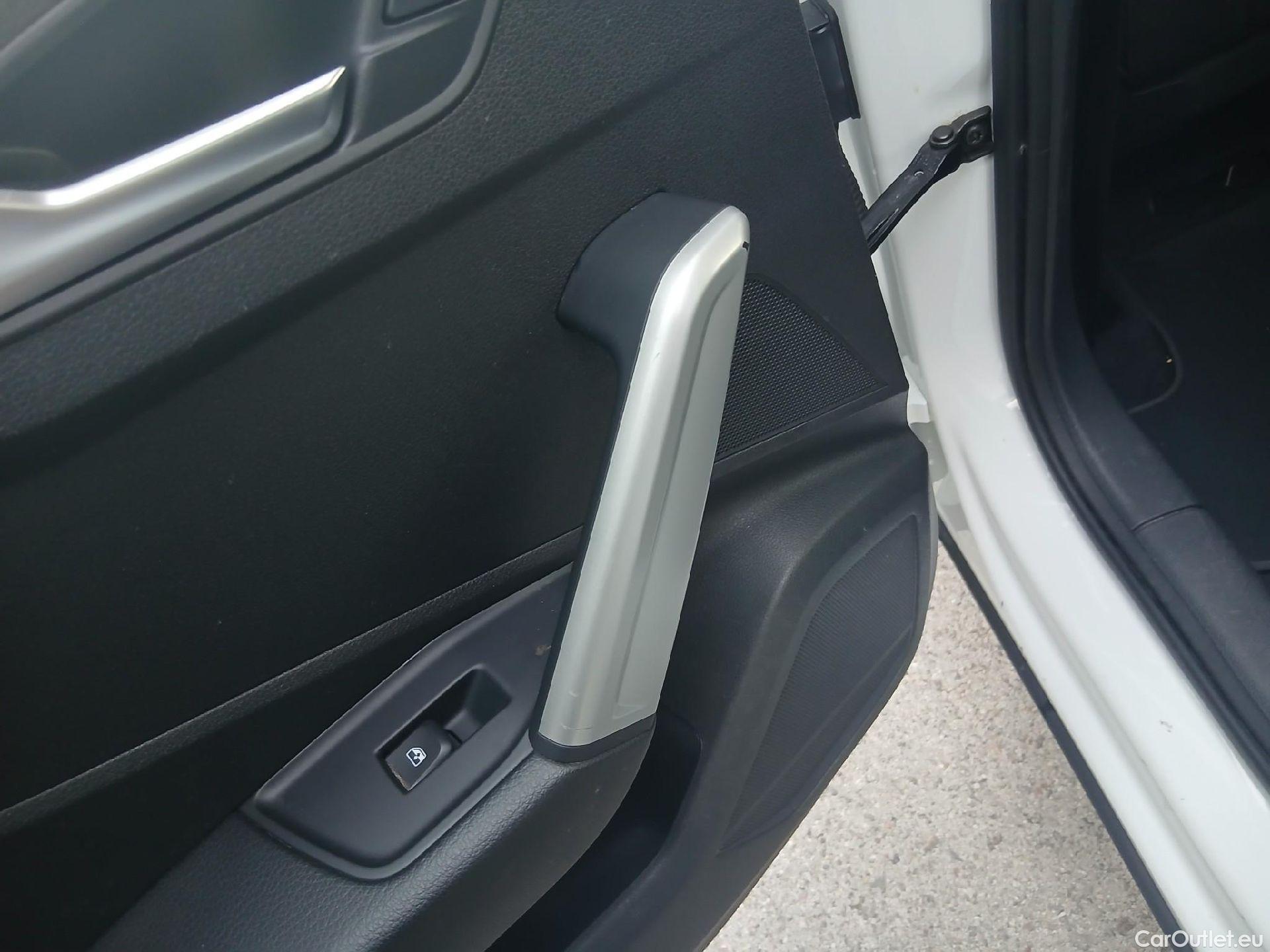  Audi  Q2 AUDI  / 2020 / 5P / todoterreno Advanced 35 TFSI 110kW (150CV) S tronic (AC) #4