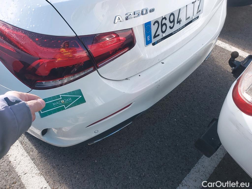  Mercedes  A-Klasse MERCEDES-BENZ Clase A / 2018 / 4P / sedán Sedán A 250 e #10