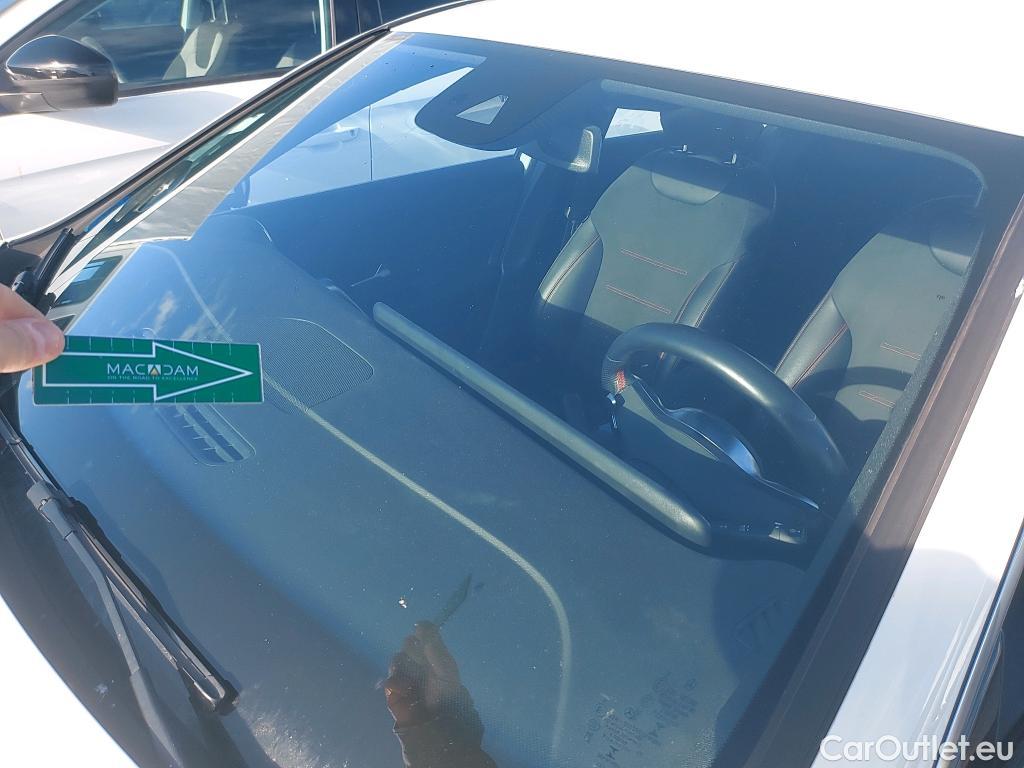  Mercedes  A-Klasse MERCEDES-BENZ Clase A / 2018 / 4P / sedán Sedán A 250 e #1