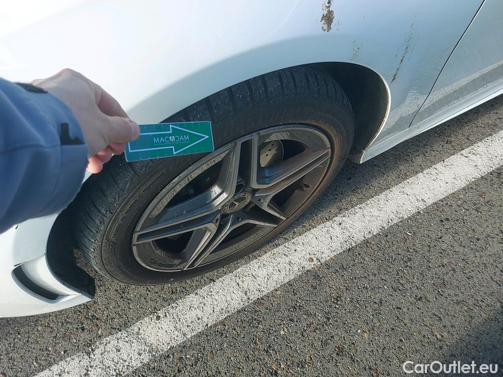  Mercedes  A-Klasse MERCEDES-BENZ Clase A / 2018 / 4P / sedán Sedán A 250 e #3