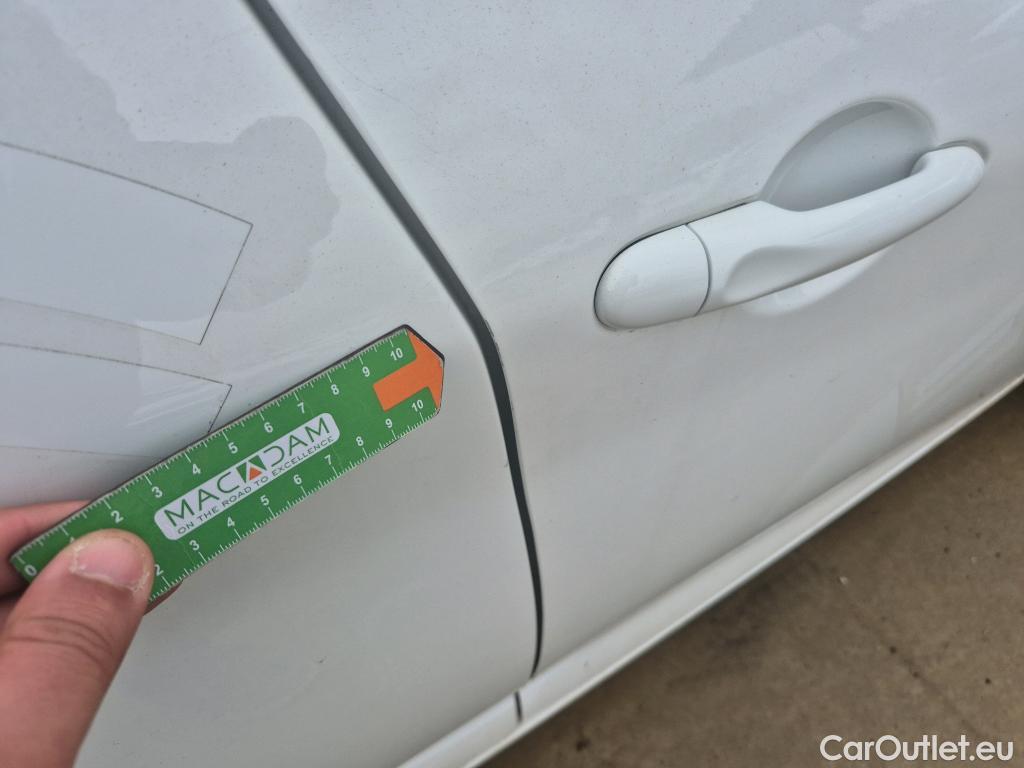  Renault  Zoe RENAULT  / 2019 / 5P / berlina con portón Life 80 kW R110 Bateria 40kWh #28