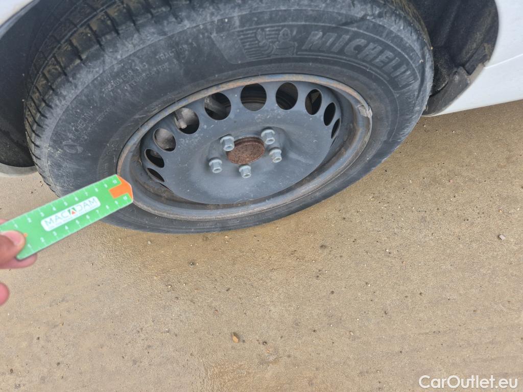  Renault  Zoe RENAULT  / 2019 / 5P / berlina con portón Life 80 kW R110 Bateria 40kWh #16