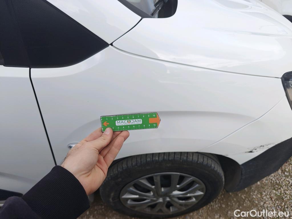  Citroen  Berlingo CITROEN  / 2018 / 5P / combi Talla M BlueHDi 100 S&S LIVE PACK (IND) #9