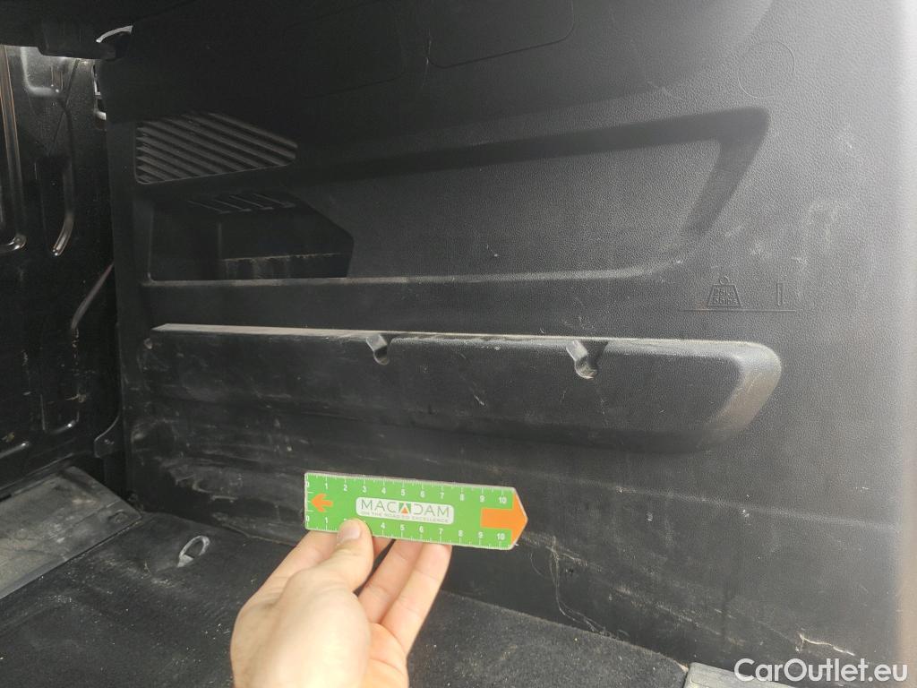  Citroen  Berlingo CITROEN  / 2018 / 5P / combi Talla M BlueHDi 100 S&S LIVE PACK (IND) #77