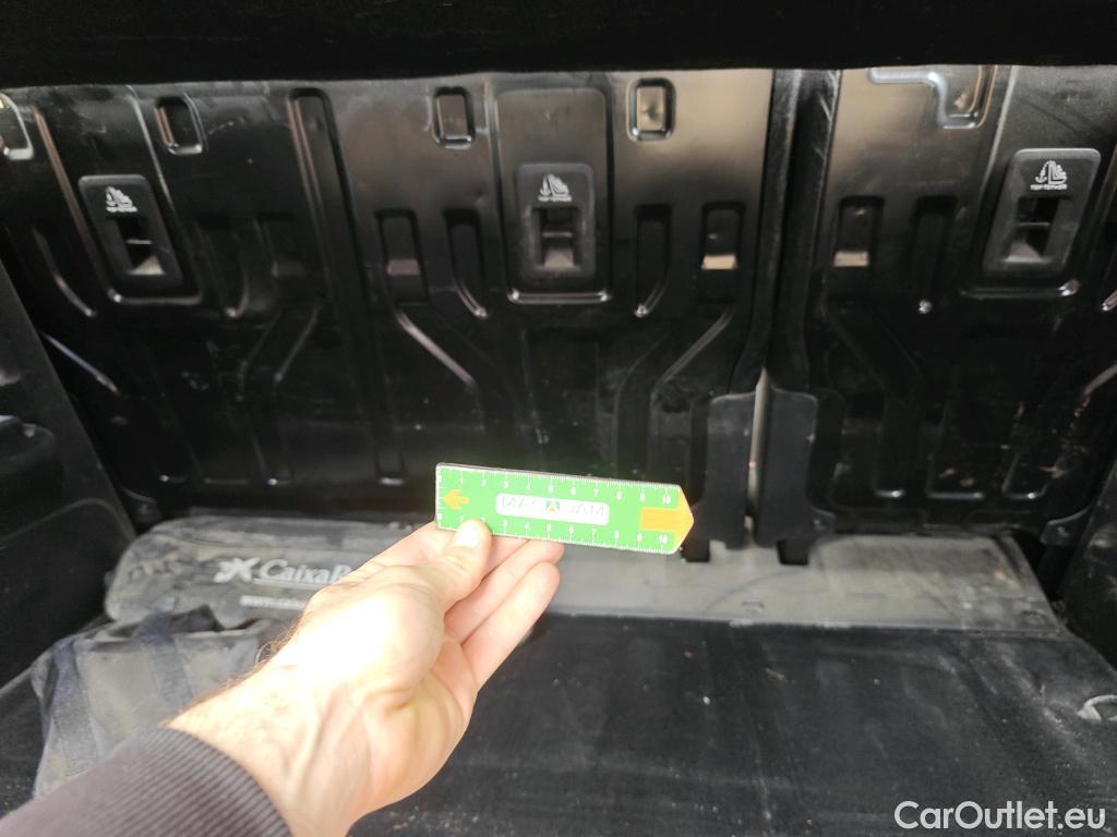  Citroen  Berlingo CITROEN  / 2018 / 5P / combi Talla M BlueHDi 100 S&S LIVE PACK (IND) #83