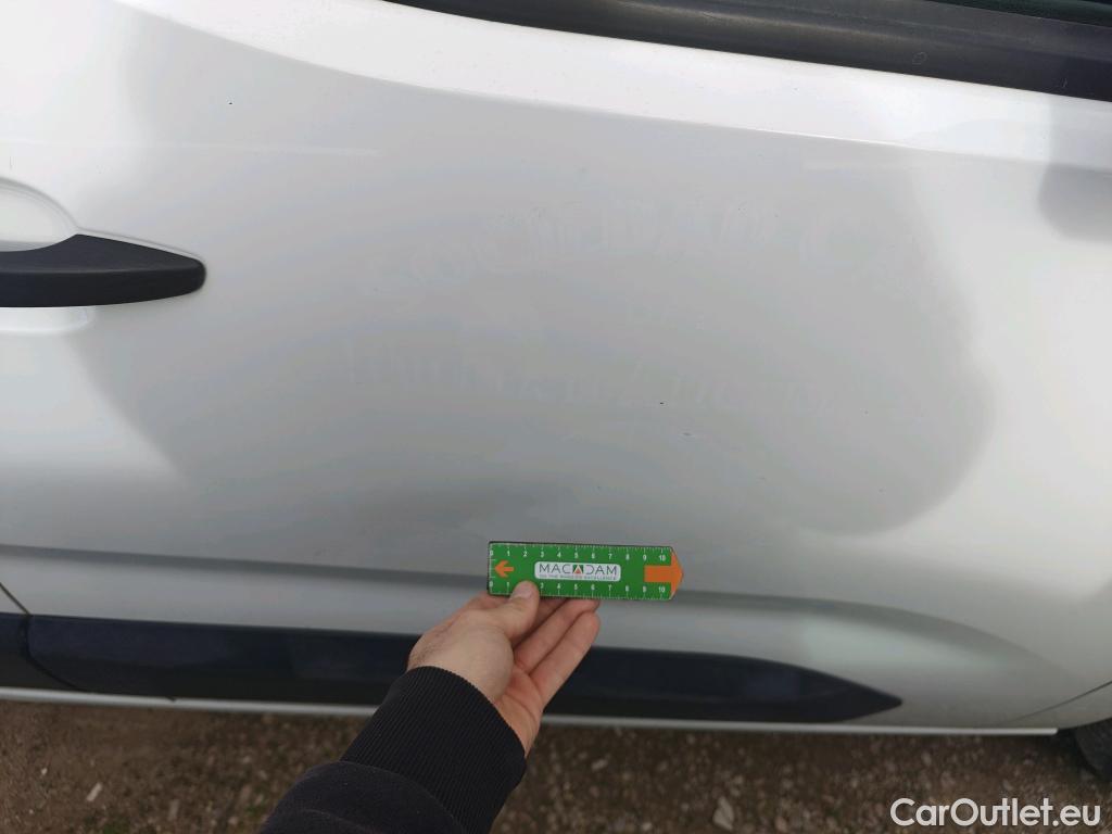  Citroen  Berlingo CITROEN  / 2018 / 5P / combi Talla M BlueHDi 100 S&S LIVE PACK (IND) #52