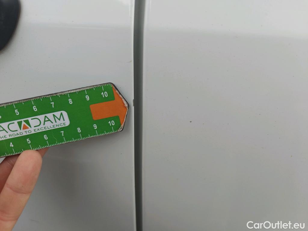  Citroen  Berlingo CITROEN  / 2018 / 5P / combi Talla M BlueHDi 100 S&S LIVE PACK (IND) #80