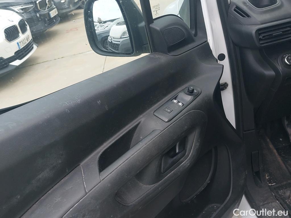  Opel  Combo OPEL  / 2018 / 3P / furgón derivado de turismo 1.5 TD 75kW (100CV) Express L H1 1000kg #53