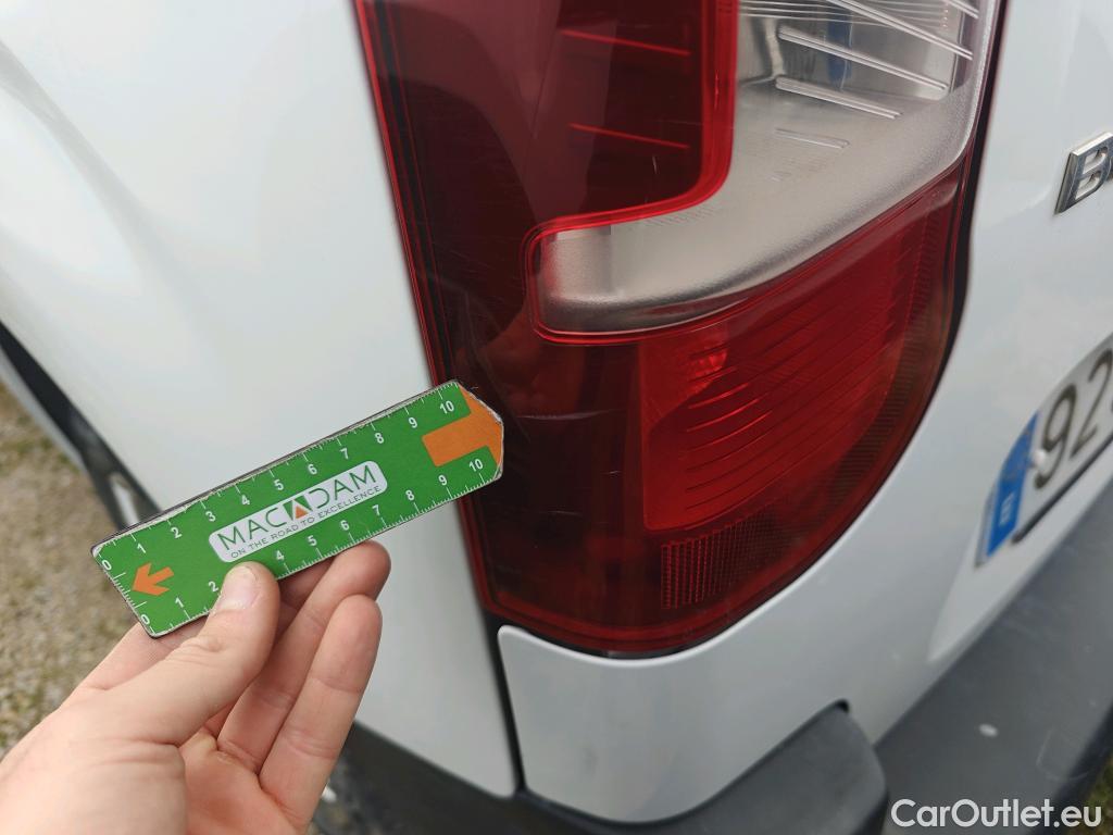  Citroen  Berlingo CITROEN  / 2018 / 5P / combi Talla M BlueHDi 100 S&S LIVE PACK (IND) #82