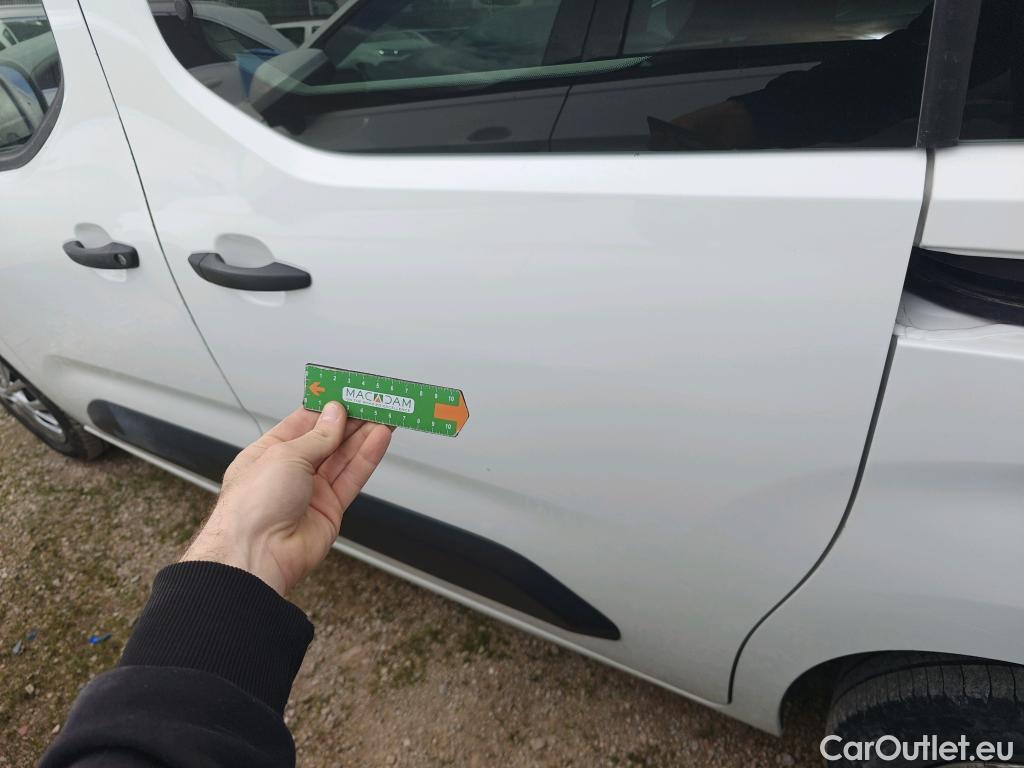  Citroen  Berlingo CITROEN  / 2018 / 5P / combi Talla M BlueHDi 100 S&S LIVE PACK (IND) #11