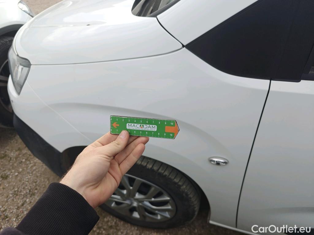  Citroen  Berlingo CITROEN  / 2018 / 5P / combi Talla M BlueHDi 100 S&S LIVE PACK (IND) #72