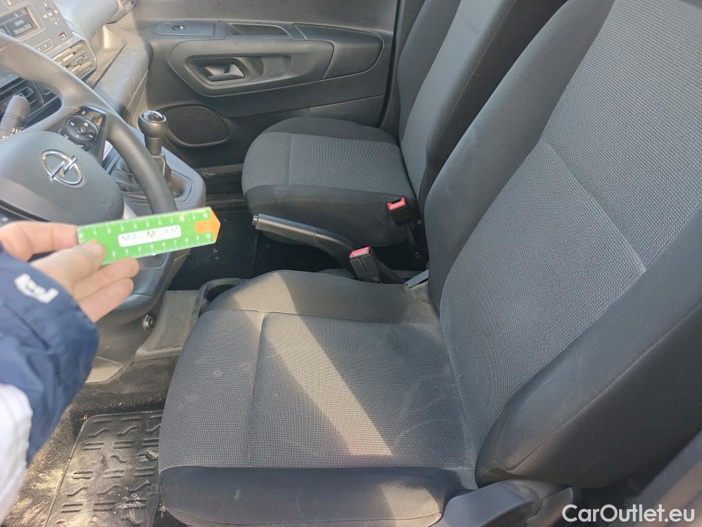  Opel  Combo OPEL  / 2018 / 3P / furgón derivado de turismo 1.6 TD S/S 74kW (100CV) Express L H1 650 #13