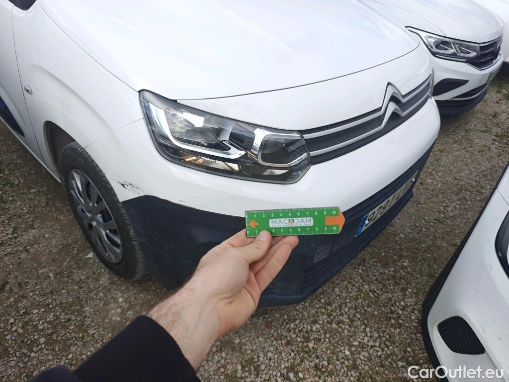  Citroen  Berlingo CITROEN  / 2018 / 5P / combi Talla M BlueHDi 100 S&S LIVE PACK (IND) #40