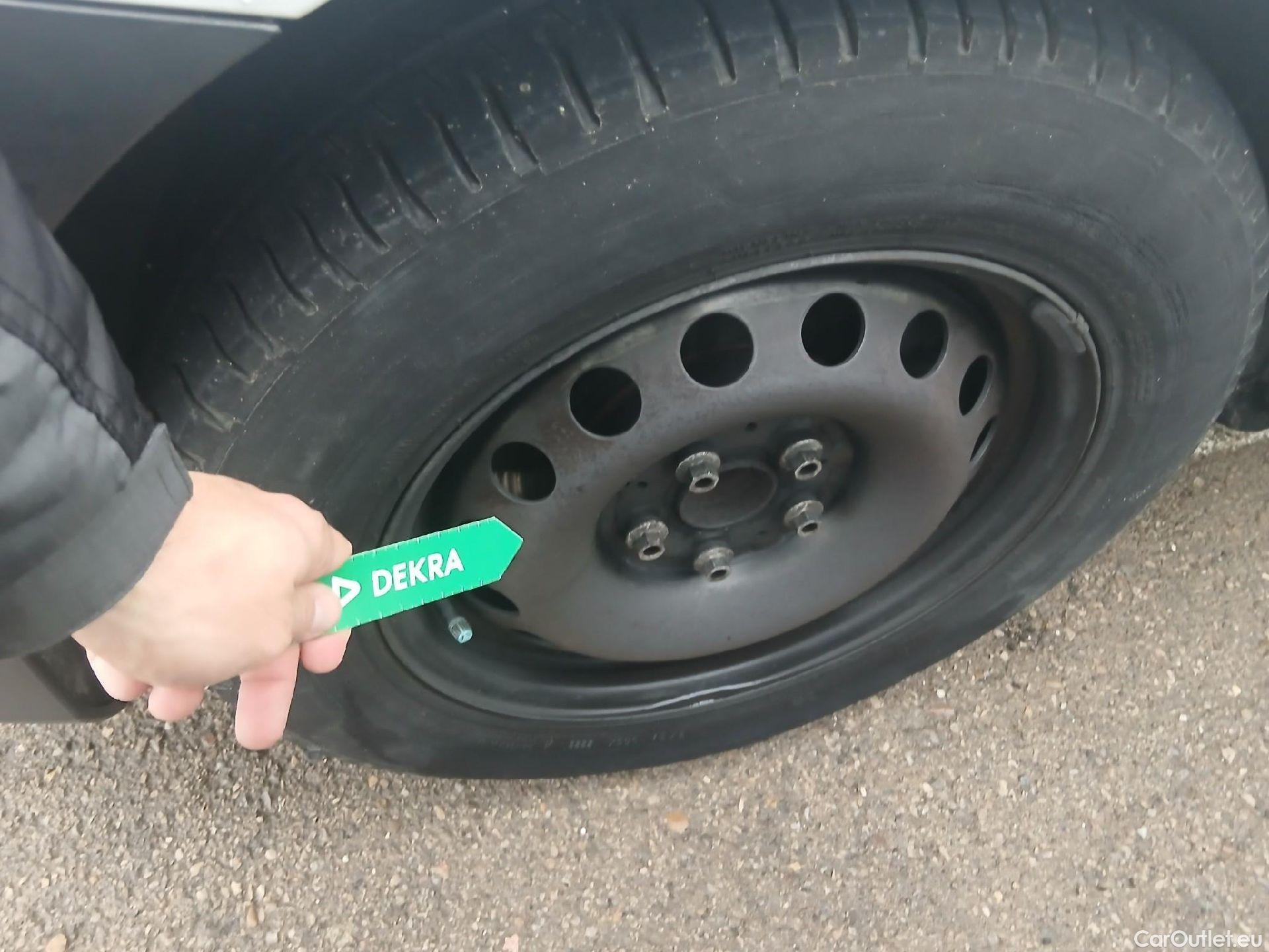  Mercedes  Vito MERCEDES-BENZ  / 2014 / 4P / furgón 114 CDI Larga #6