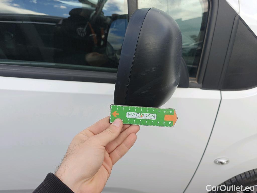  Citroen  Berlingo CITROEN  / 2018 / 5P / combi Talla M BlueHDi 100 S&S LIVE PACK (IND) #68