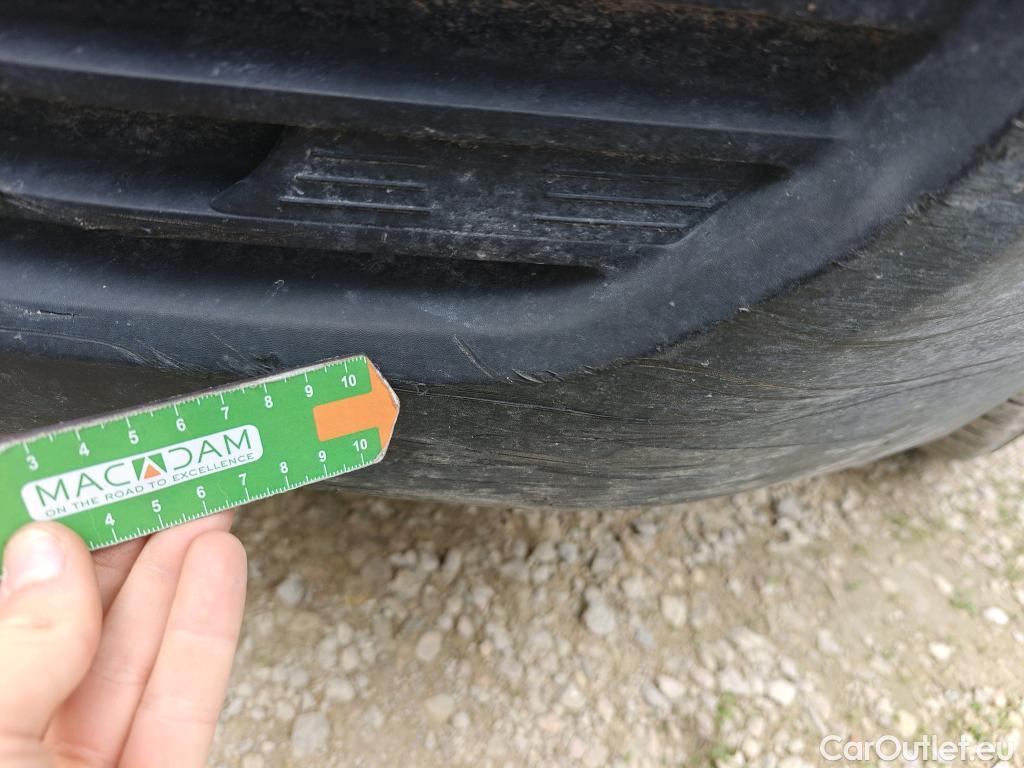  Citroen  Berlingo CITROEN  / 2018 / 5P / combi Talla M BlueHDi 100 S&S LIVE PACK (IND) #47