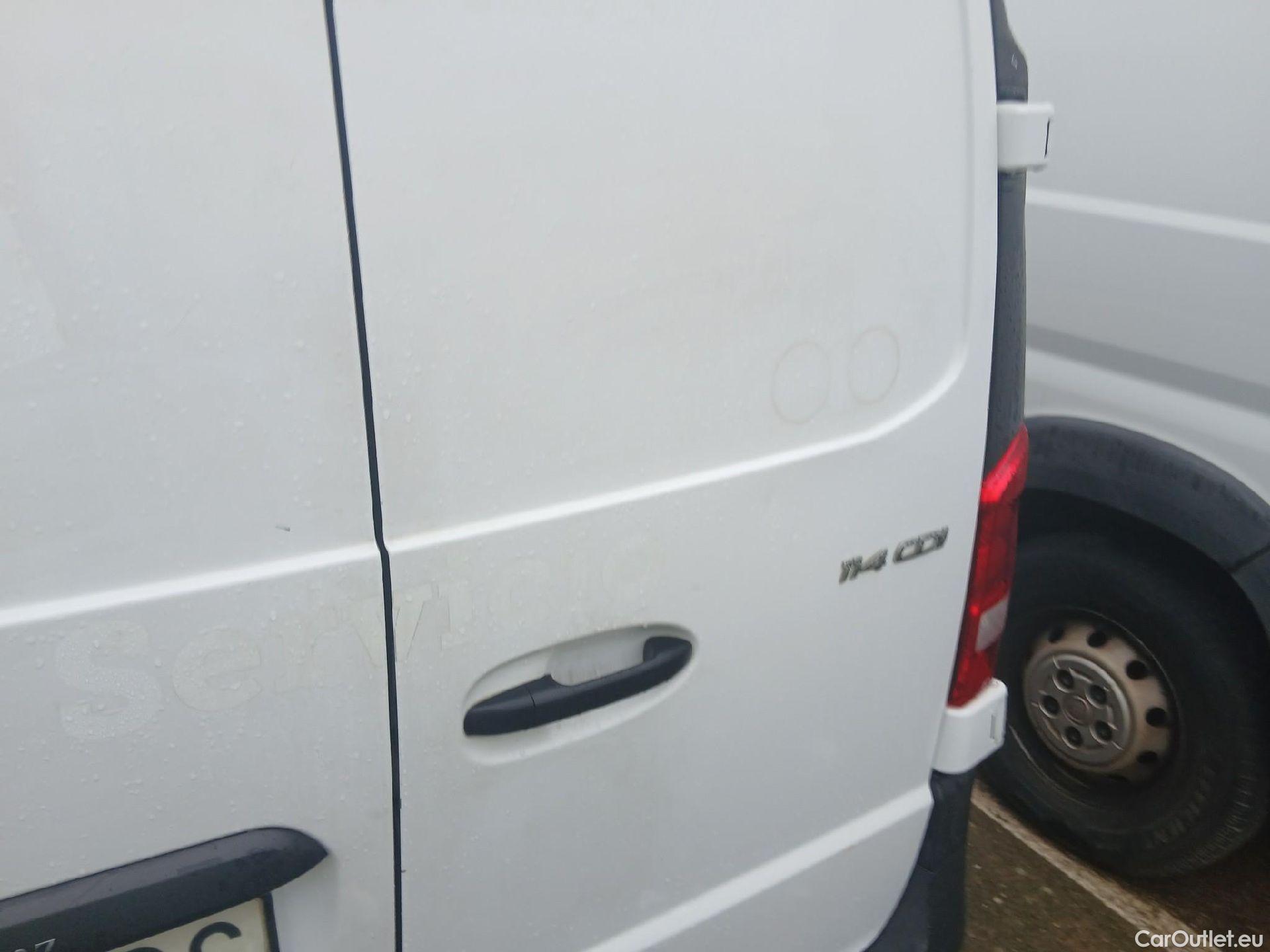  Mercedes  Vito MERCEDES-BENZ  / 2014 / 4P / furgón 114 CDI Larga #23