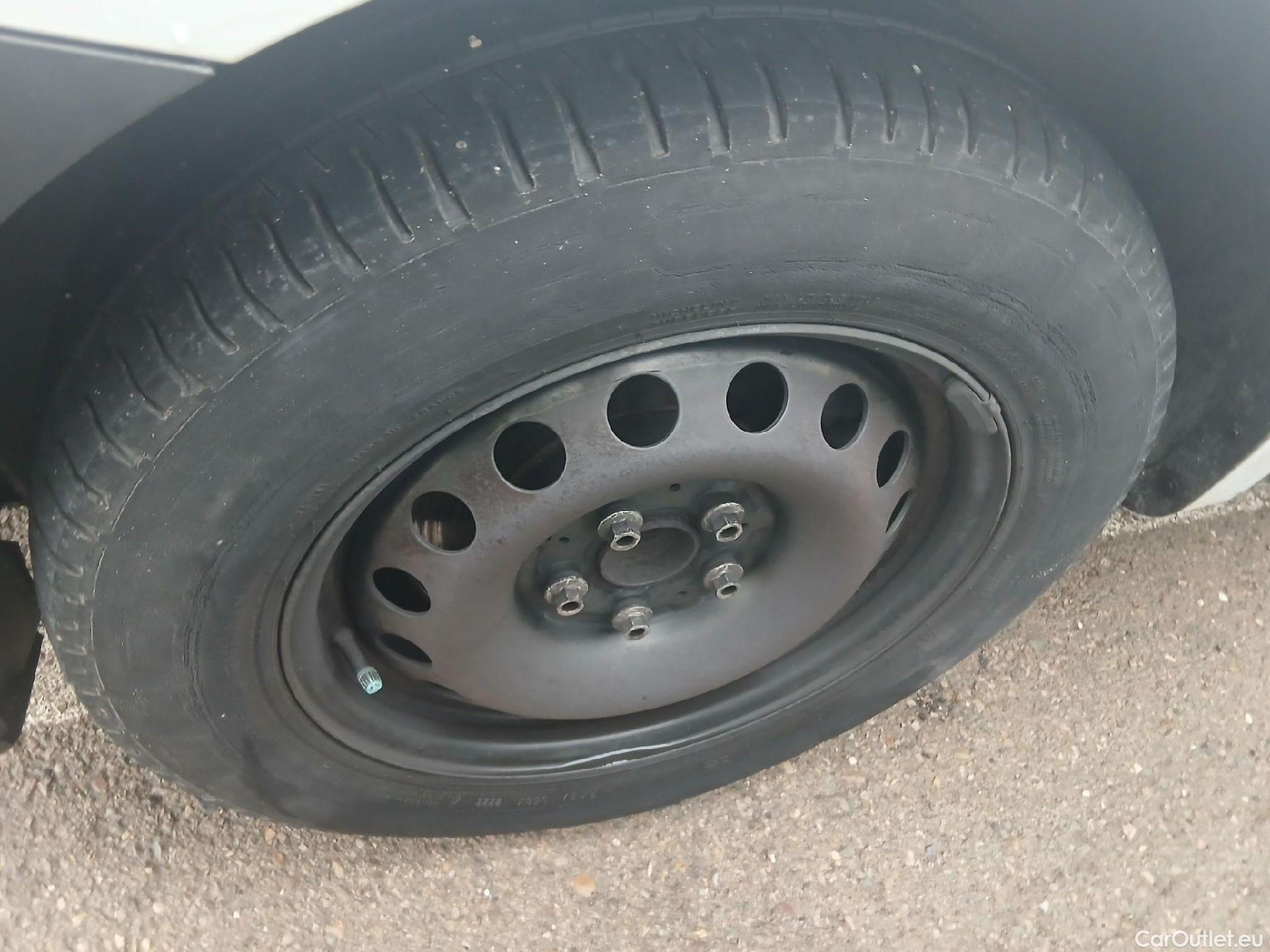  Mercedes  Vito MERCEDES-BENZ  / 2014 / 4P / furgón 114 CDI Larga #7