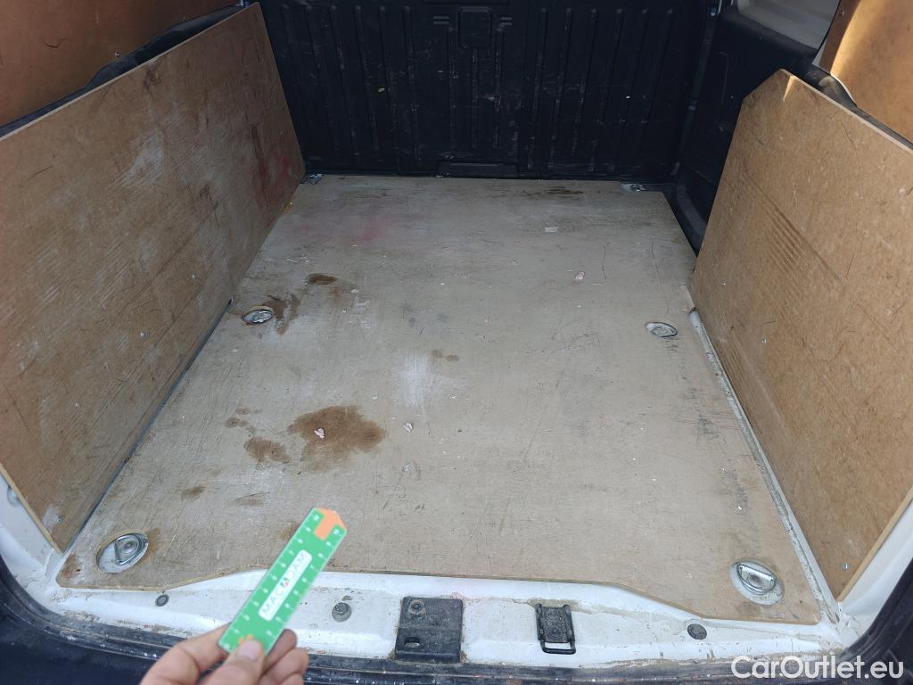  Opel  Combo OPEL  / 2018 / 3P / furgón derivado de turismo 1.6 TD S/S 74kW (100CV) Express L H1 650 #30