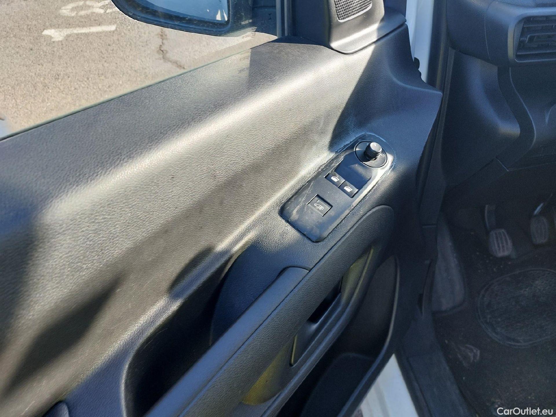  Citroen  Berlingo CITROEN  / 2018 / 3P / furgón derivado de turismo Talla M BlueHDi 100 CONTROL #32