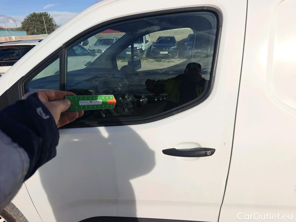  Opel  Combo OPEL  / 2018 / 3P / furgón derivado de turismo 1.6 TD S/S 74kW (100CV) Express L H1 650 #3