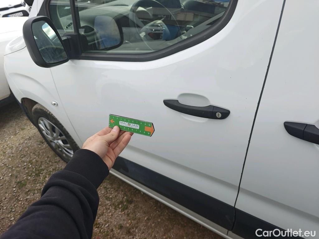  Citroen  Berlingo CITROEN  / 2018 / 5P / combi Talla M BlueHDi 100 S&S LIVE PACK (IND) #15