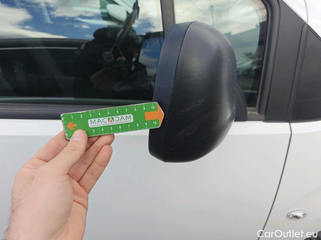  Citroen  Berlingo CITROEN  / 2018 / 5P / combi Talla M BlueHDi 100 S&S LIVE PACK (IND) #69