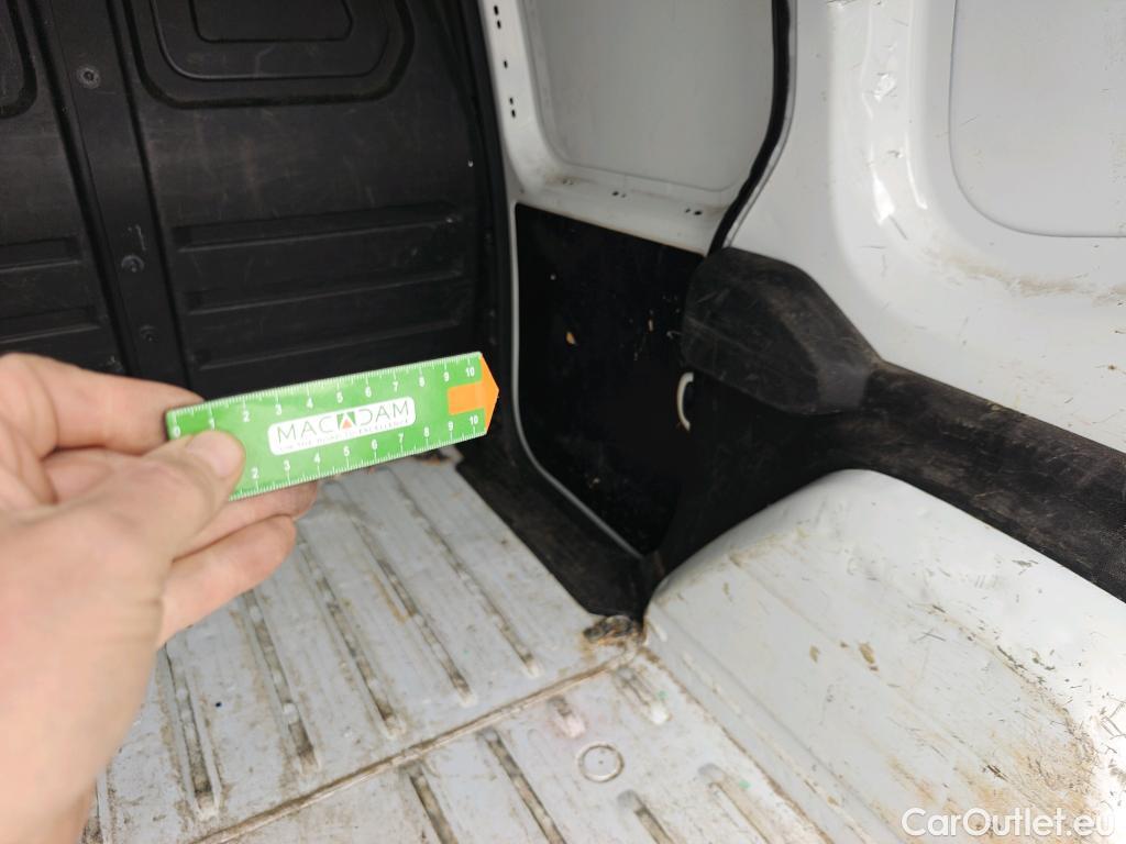  Mercedes  Citan MERCEDES-BENZ  / 2021 / 4P / furgón derivado de turismo 110 CDI 70kW Furgón Base Largo #48