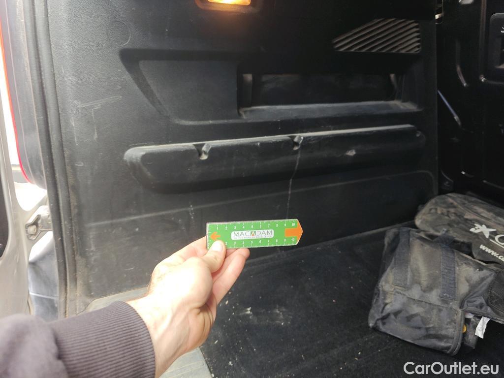  Citroen  Berlingo CITROEN  / 2018 / 5P / combi Talla M BlueHDi 100 S&S LIVE PACK (IND) #74