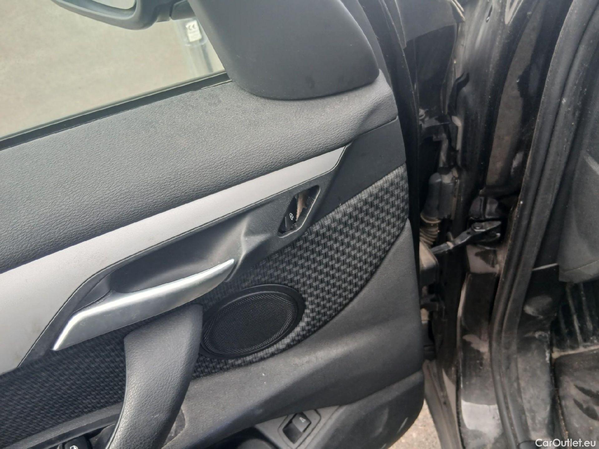  Bmw  X1 BMW  / 2019 / 5P / todoterreno sDrive20dA #4