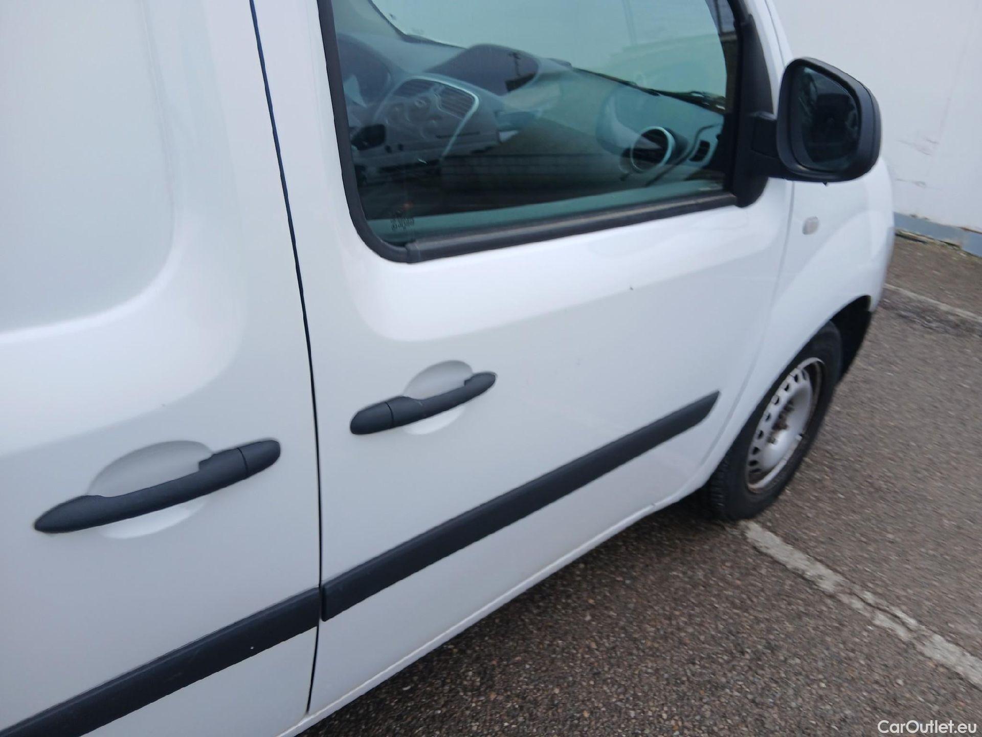  Renault  Kangoo RENAULT  Furgón/2013/3P/furgón derivado de turismo Profesional Blue dCi 59 kW (80CV) #24