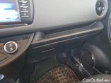  Toyota  Yaris TOYOTA  / 2017 / 5P / BERLINA 1.5 HYBRID BUSINESS #81