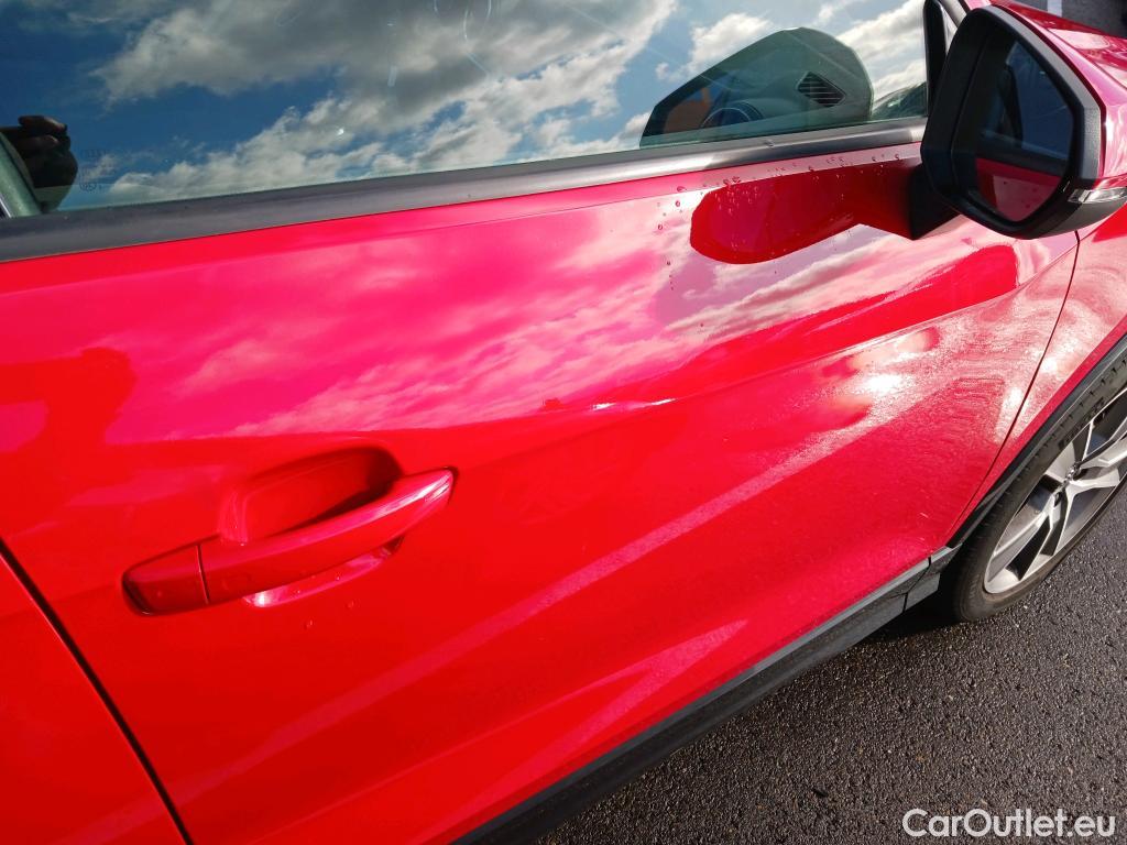  Audi  Q2 AUDI  / 2016 / 5P / todoterreno Design 30 TDI 85kW (116CV) #11