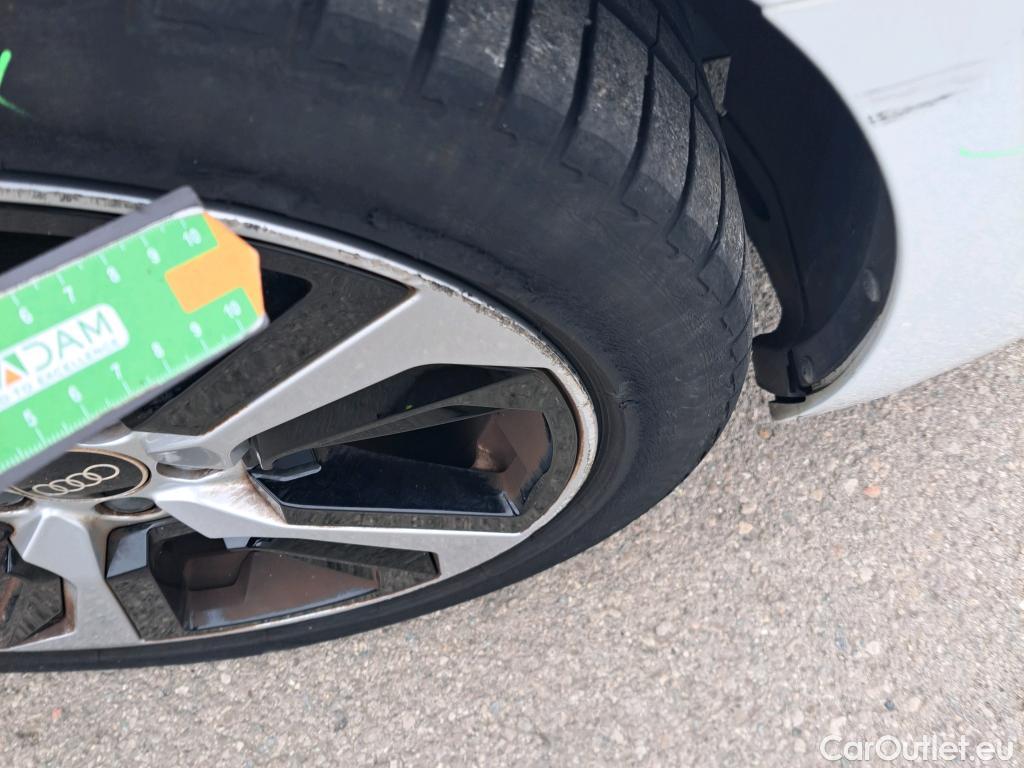  Audi  A1 Sportback AUDI A1 / 2018 / 5P / berlina con portón Sportback Adrenalin 25 TFSI 70kW (95CV)(SP)(SL) #4