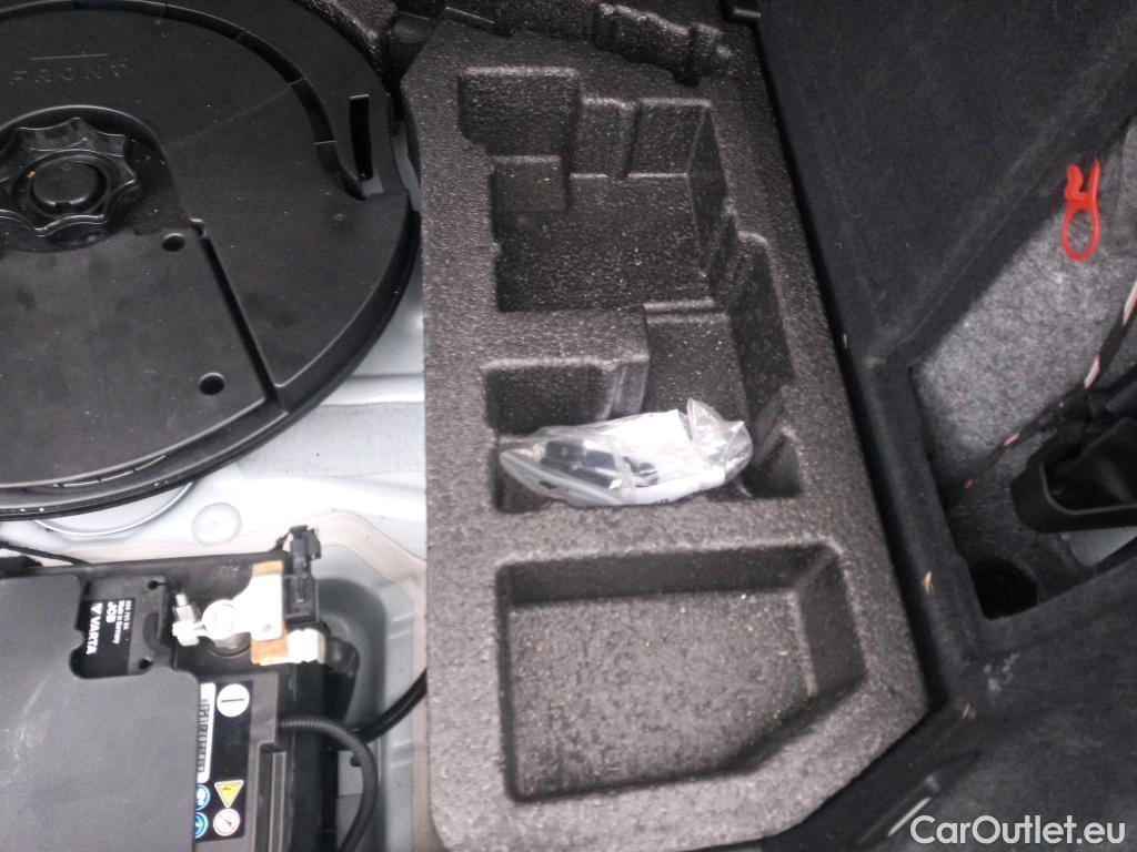  Audi  A3 AUDI  / 2016 / 5P / berlina con portón RS3 Sportback TFSI 294kW quattro S tron #8