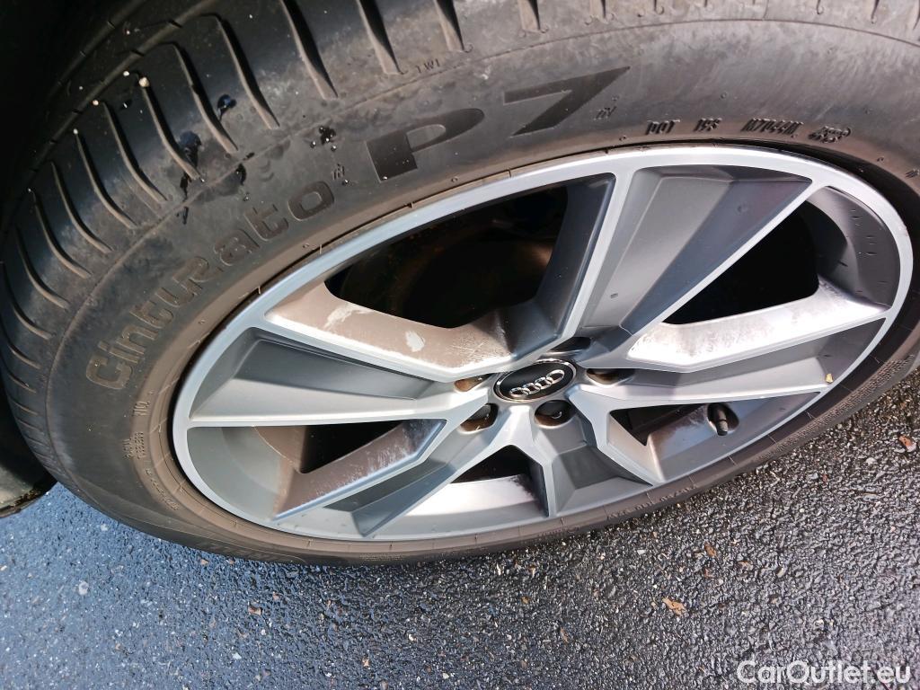  Audi  Q2 AUDI  / 2016 / 5P / todoterreno Design 30 TDI 85kW (116CV) #13