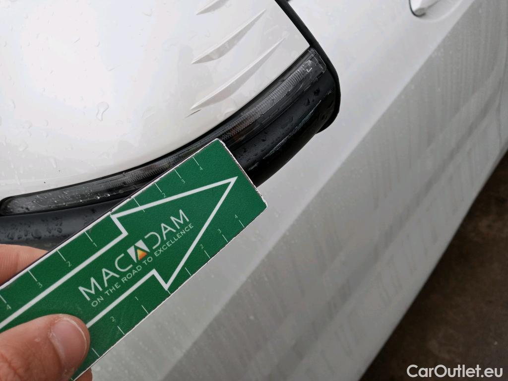  Bmw  Serie 1 BMW  / 2019 / 5P / berlina con portón 118i #7